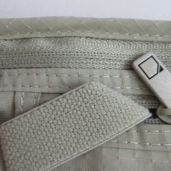 Lewis N Clark RFID-Block Waist Stash Travel Hidden Travel Wallet Taupe 1268 NWT - Picture 5 of 11